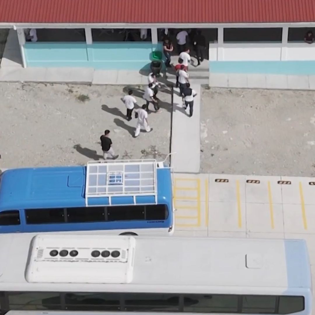 Mexicanos deportados en el Centro de Atención al Migrante Retornado, en Ocotepeque.